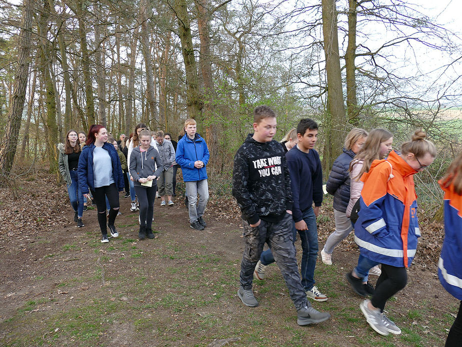 Ökumenischer Jugendkreuzweg in Naumburg (Foto: Karl-Franz Thiede)